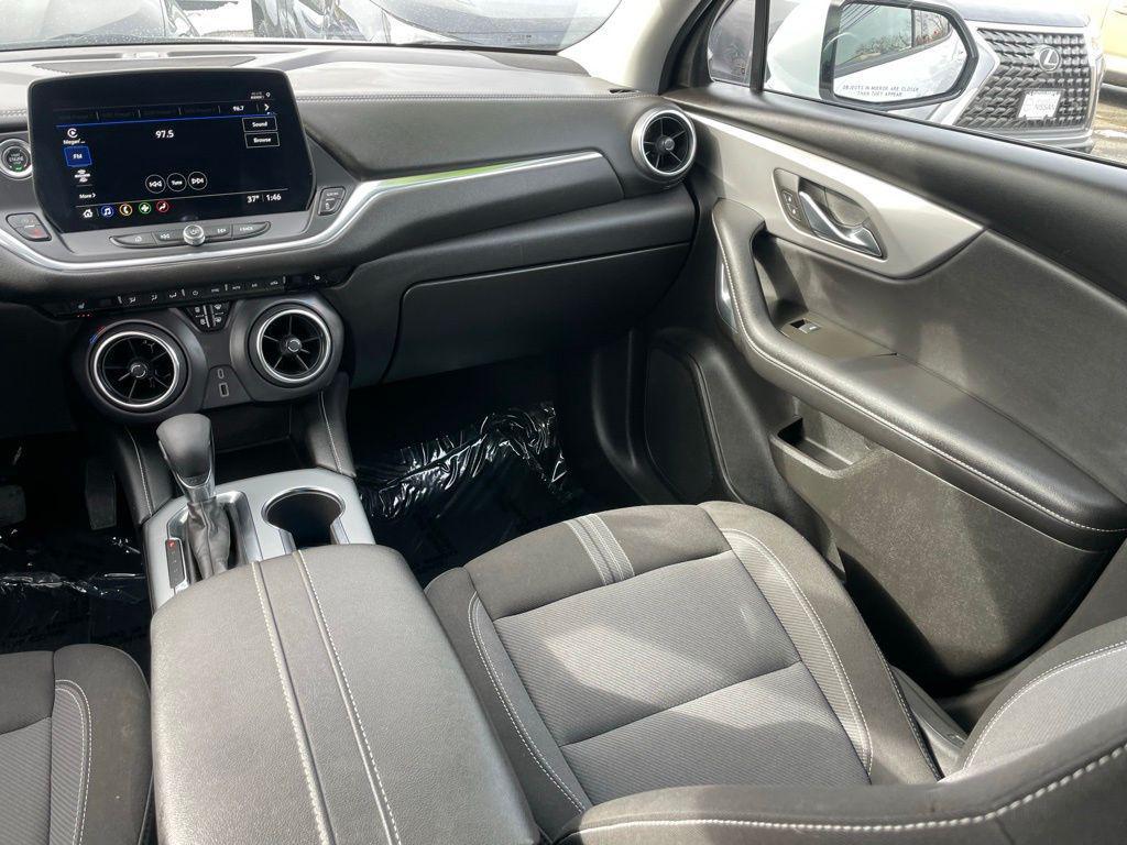 used 2025 Chevrolet Blazer car, priced at $25,194