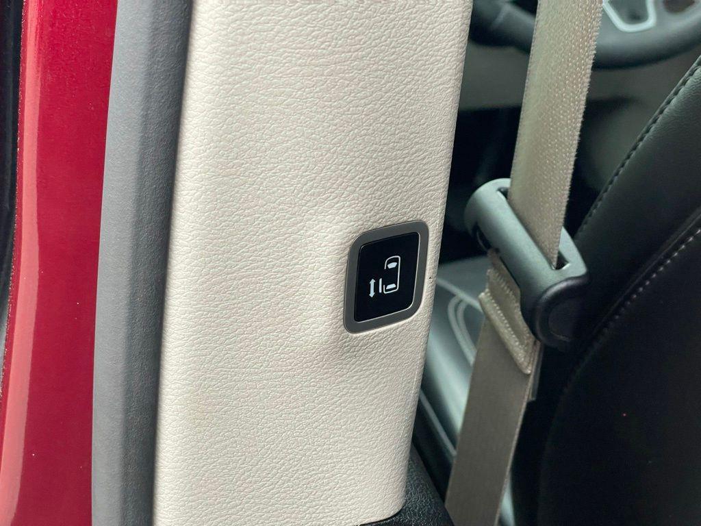 used 2023 Chrysler Pacifica car, priced at $19,359