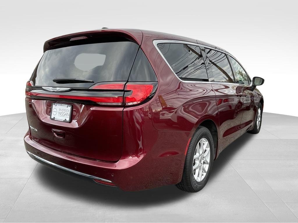 used 2023 Chrysler Pacifica car, priced at $19,359