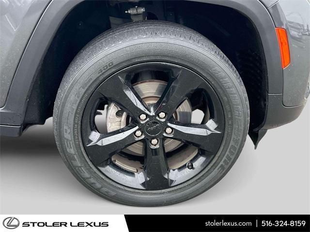 used 2022 Jeep Grand Cherokee car, priced at $26,900