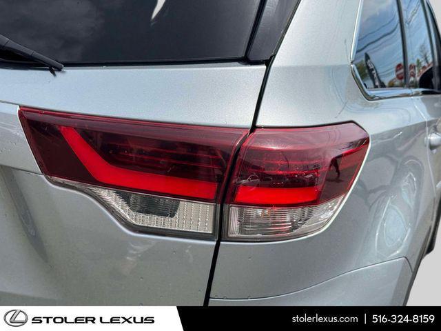 used 2019 Toyota Highlander car, priced at $25,075