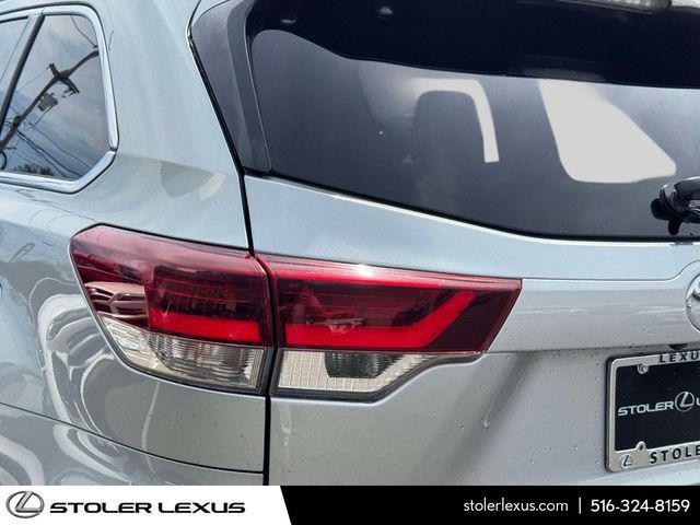 used 2019 Toyota Highlander car, priced at $25,075