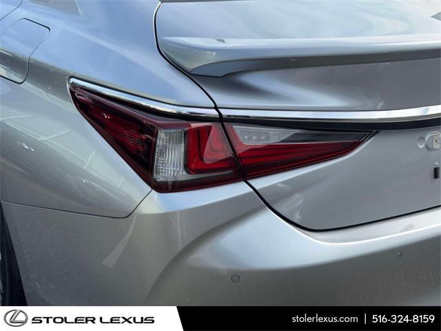 used 2025 Lexus ES 350 car, priced at $42,500
