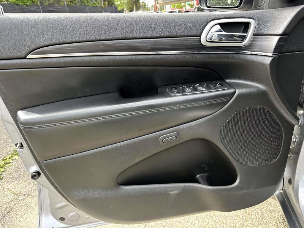 used 2021 Jeep Grand Cherokee car, priced at $25,155