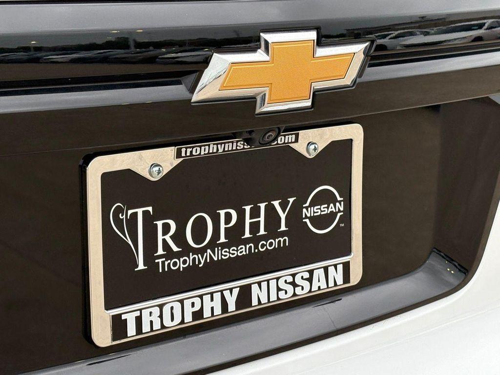 used 2025 Chevrolet Traverse car, priced at $33,869