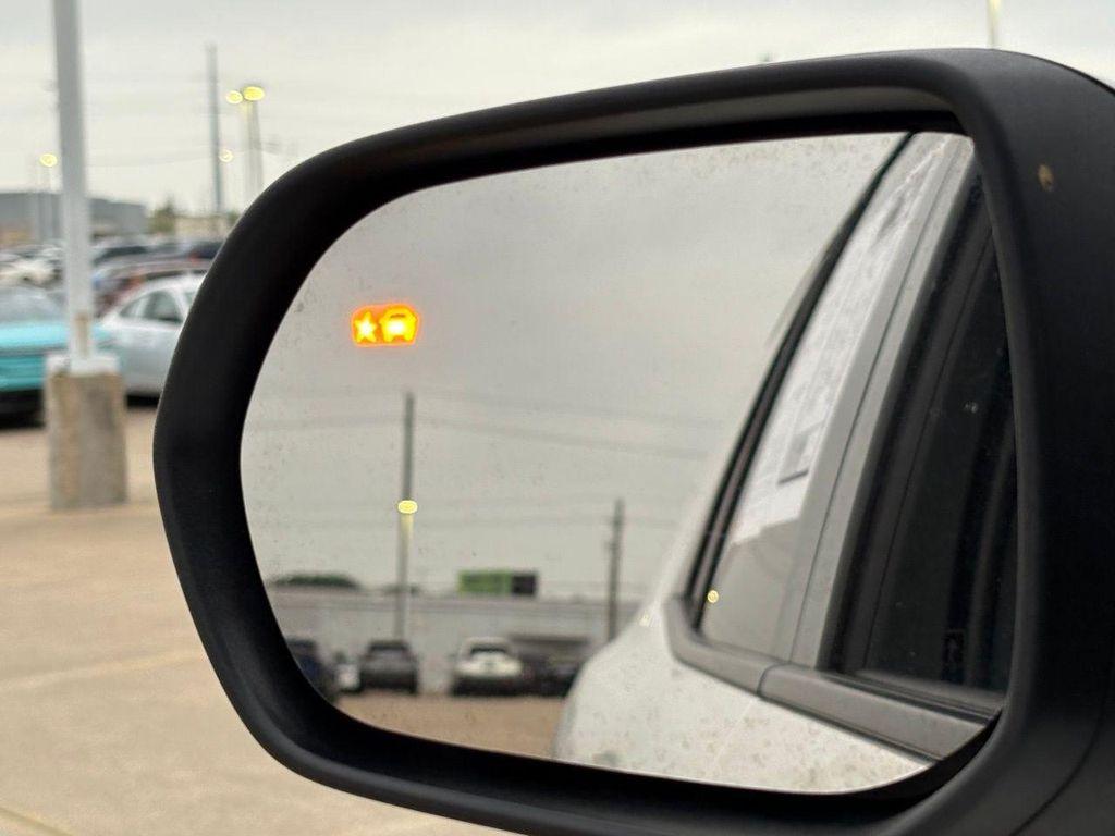 used 2025 Chevrolet Traverse car, priced at $33,869