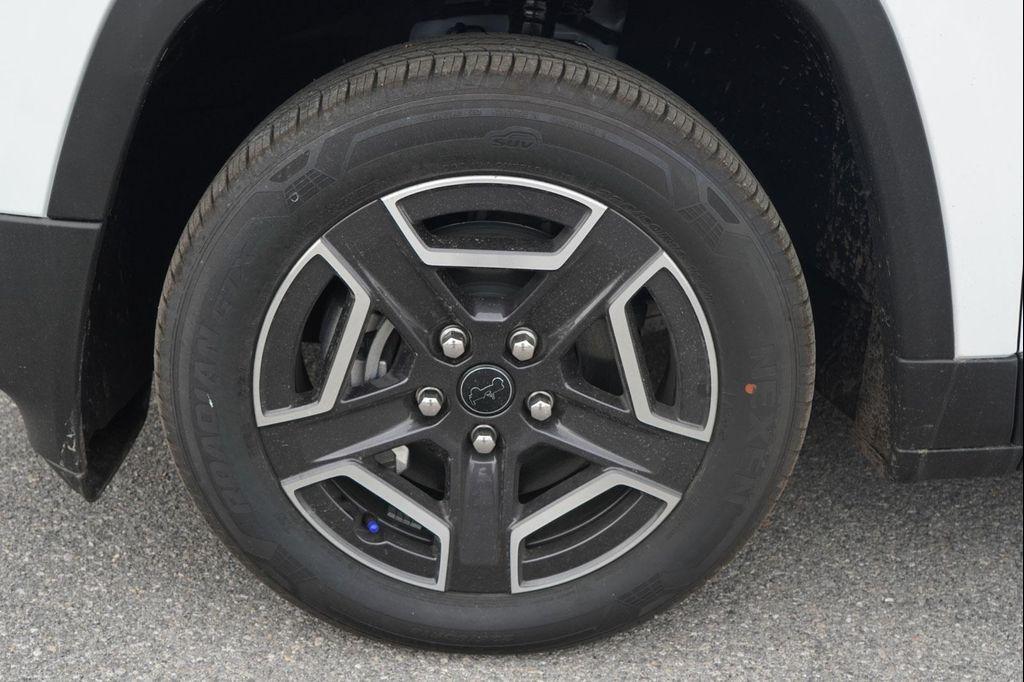 new 2026 Jeep Cherokee car, priced at $39,814
