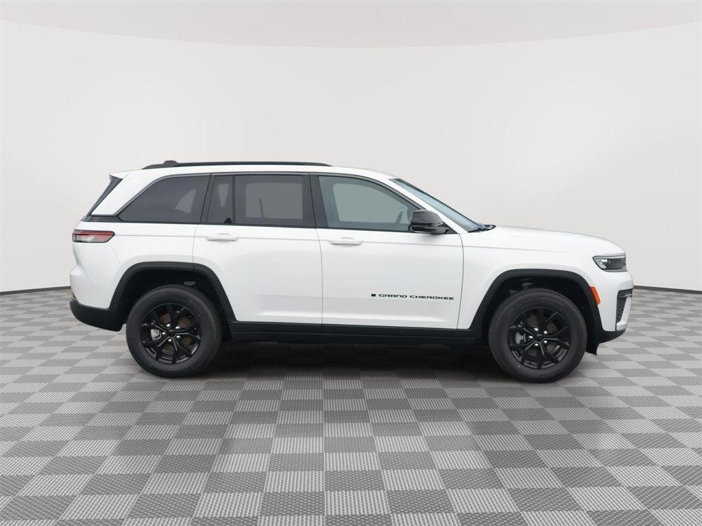 new 2026 Jeep Grand Cherokee car, priced at $37,900