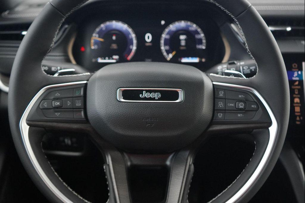 new 2026 Jeep Grand Cherokee car, priced at $37,900
