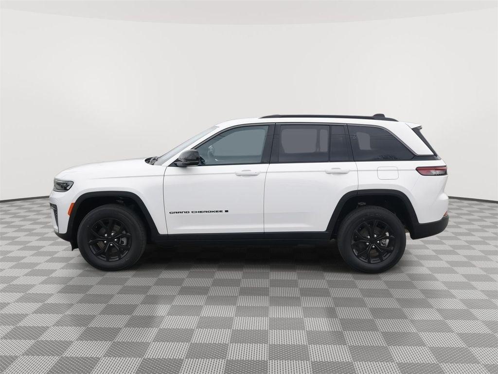 new 2026 Jeep Grand Cherokee car, priced at $37,900