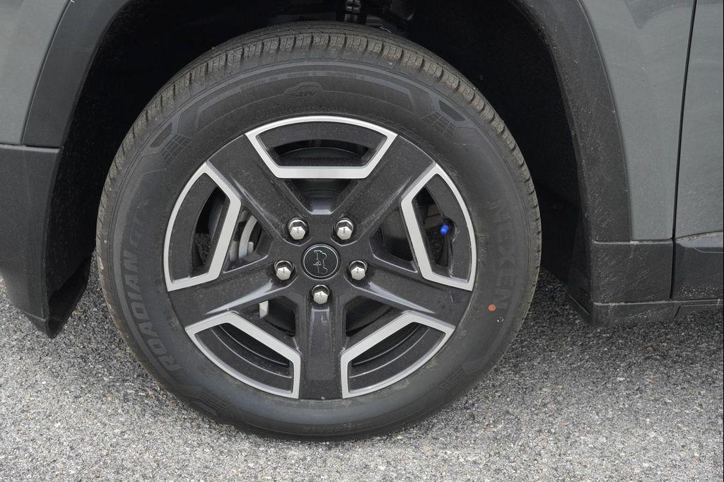 new 2026 Jeep Cherokee car, priced at $40,409