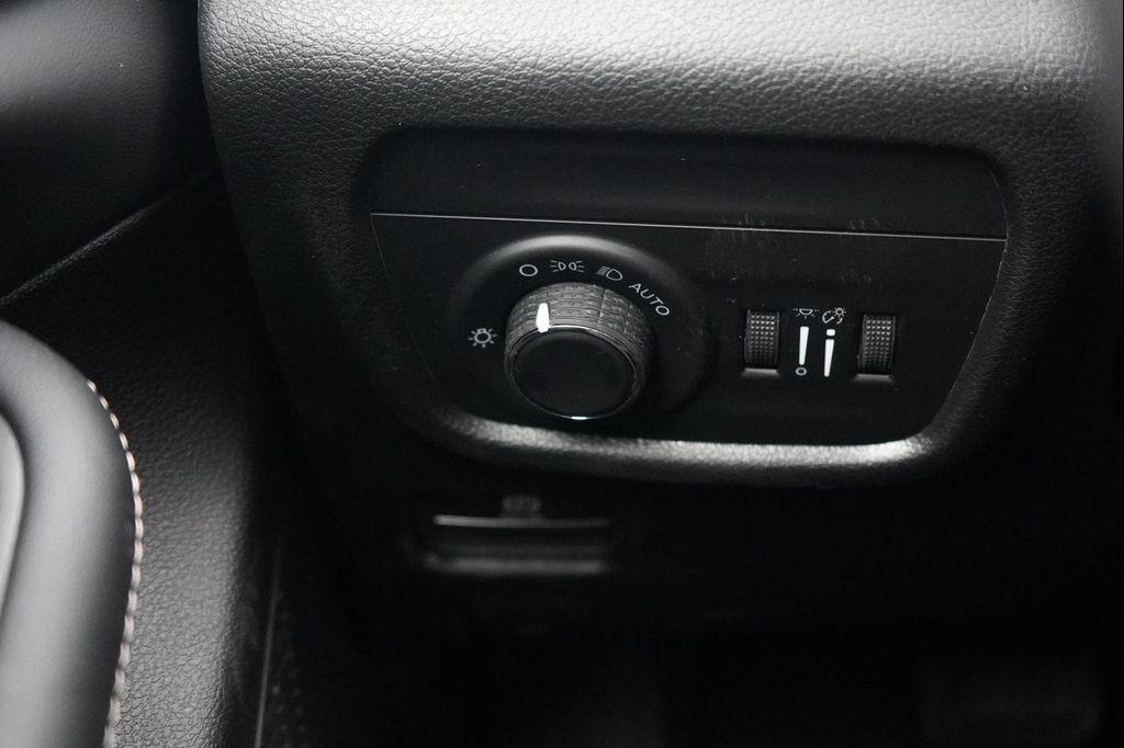 new 2026 Jeep Grand Cherokee car, priced at $37,900