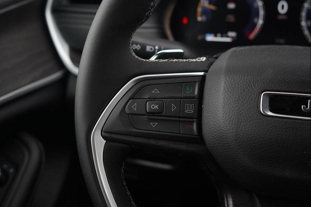 new 2026 Jeep Grand Cherokee car, priced at $37,900