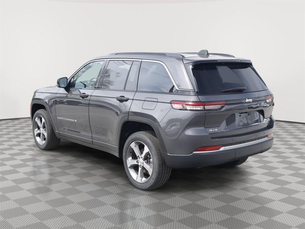 new 2026 Jeep Grand Cherokee car, priced at $40,205