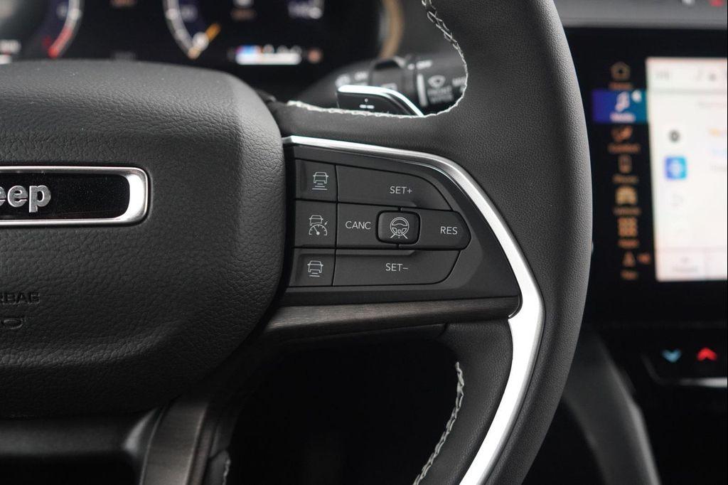new 2026 Jeep Grand Cherokee car, priced at $38,495