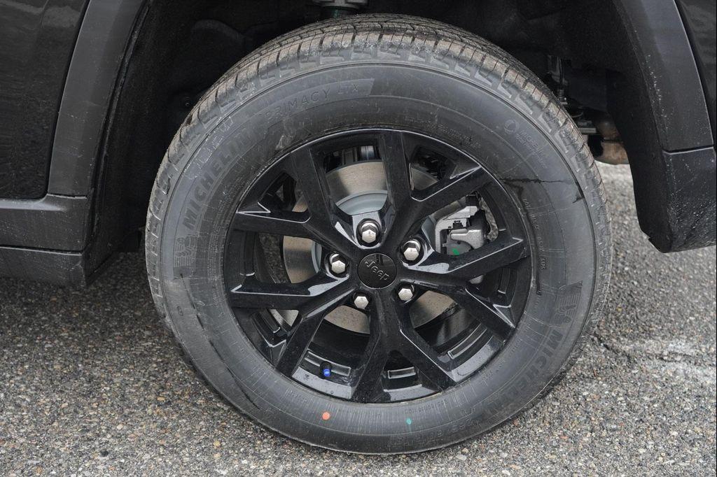 new 2026 Jeep Grand Cherokee car, priced at $38,495