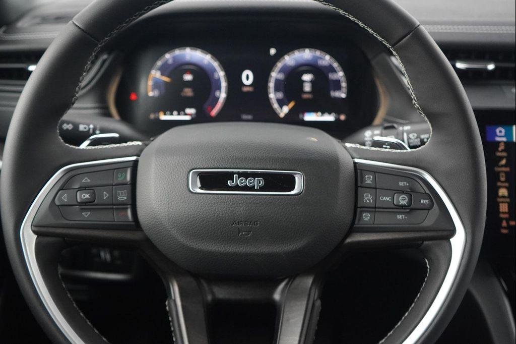 new 2026 Jeep Grand Cherokee car, priced at $40,205