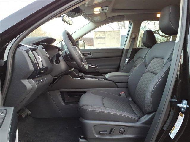 new 2025 Nissan Pathfinder car, priced at $43,379