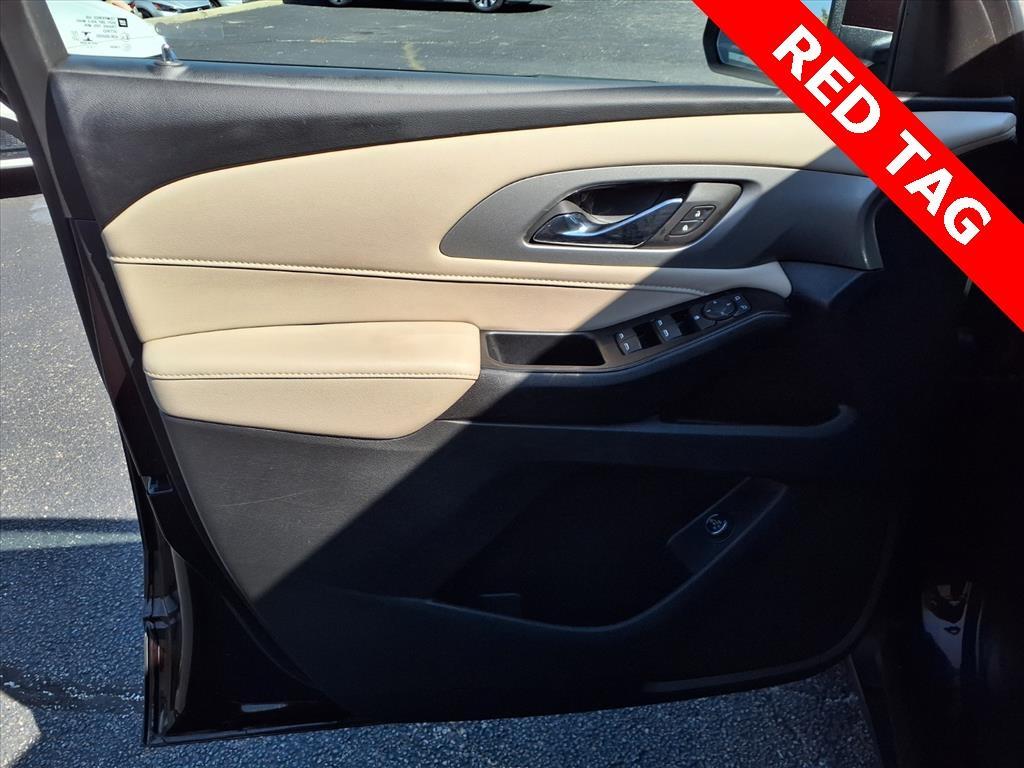used 2022 Chevrolet Traverse car, priced at $24,977