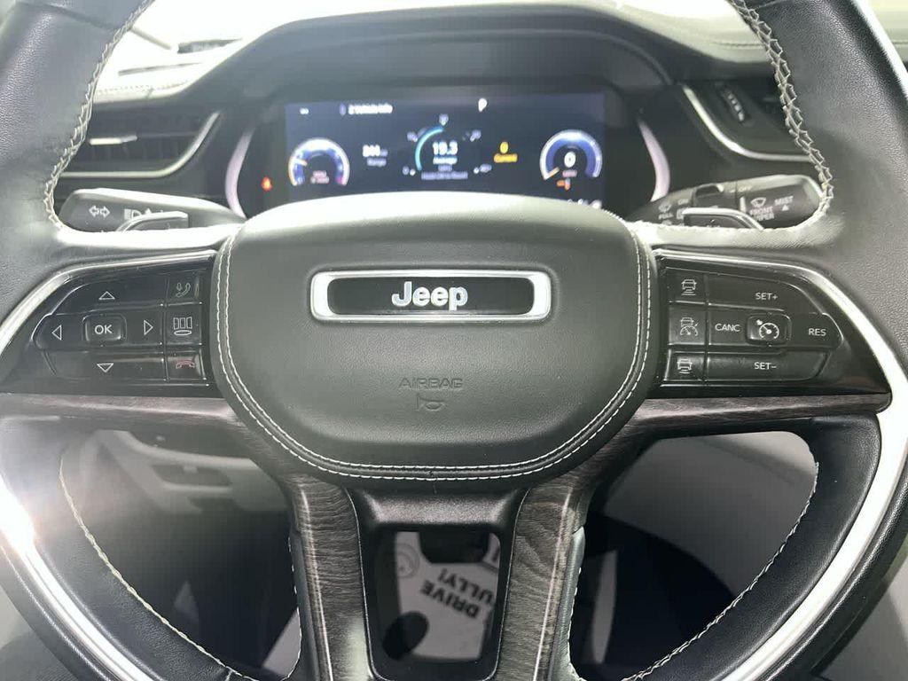 used 2022 Jeep Grand Cherokee car, priced at $27,990