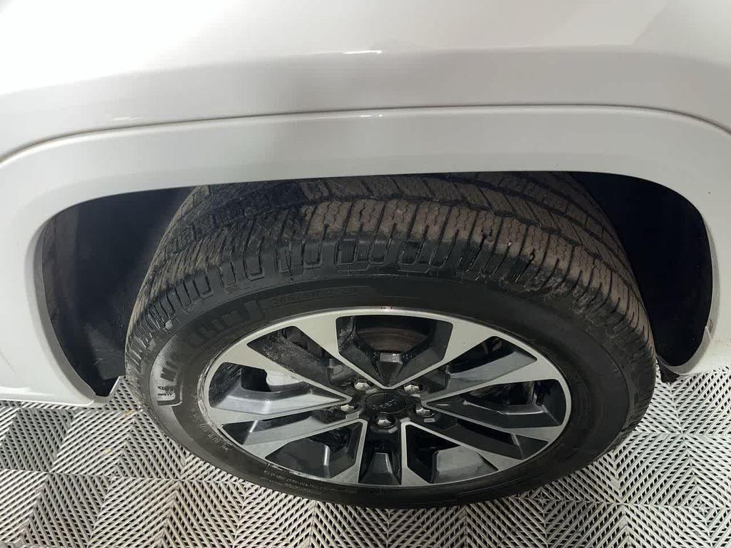 used 2022 Jeep Grand Cherokee car, priced at $27,990