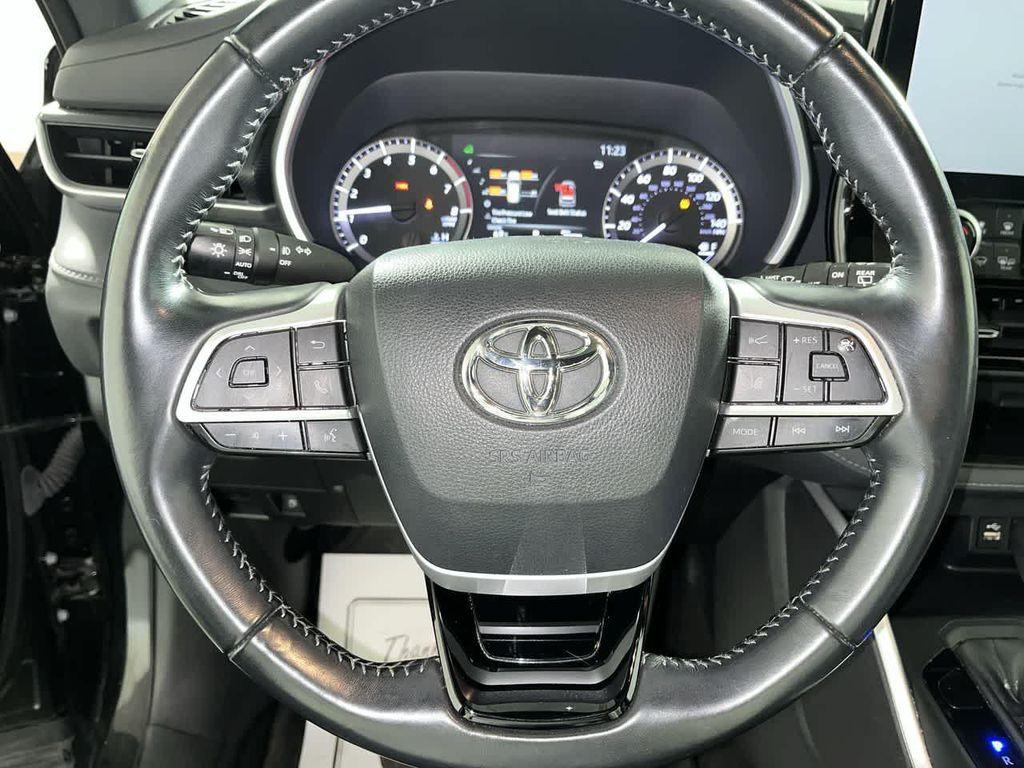 used 2023 Toyota Highlander car, priced at $32,990