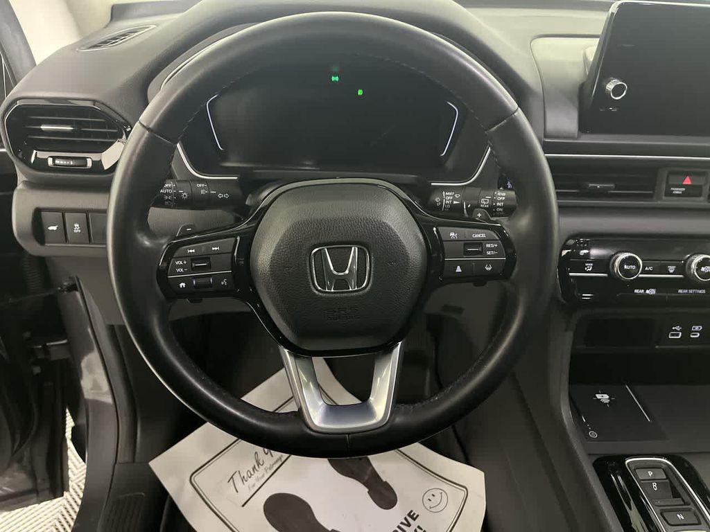 used 2025 Honda Pilot car, priced at $42,990