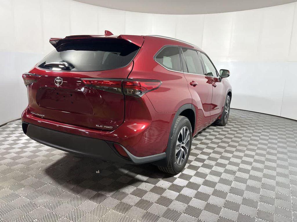 used 2021 Toyota Highlander car, priced at $35,239