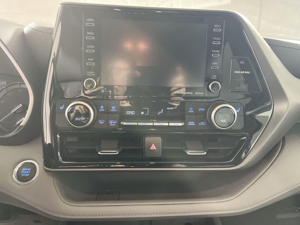 used 2021 Toyota Highlander car, priced at $35,239