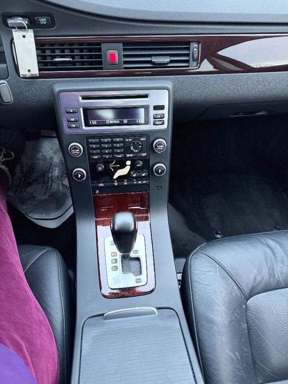 used 2007 Volvo S80 car, priced at $8,499