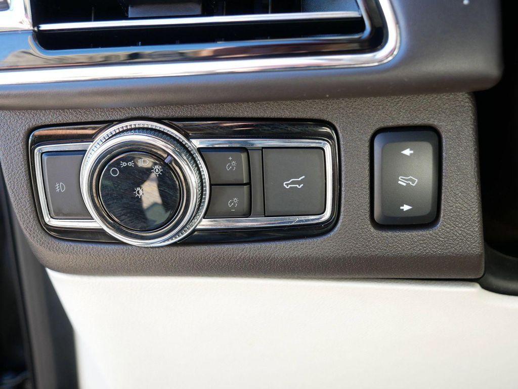 used 2020 Lincoln Navigator car, priced at $41,499