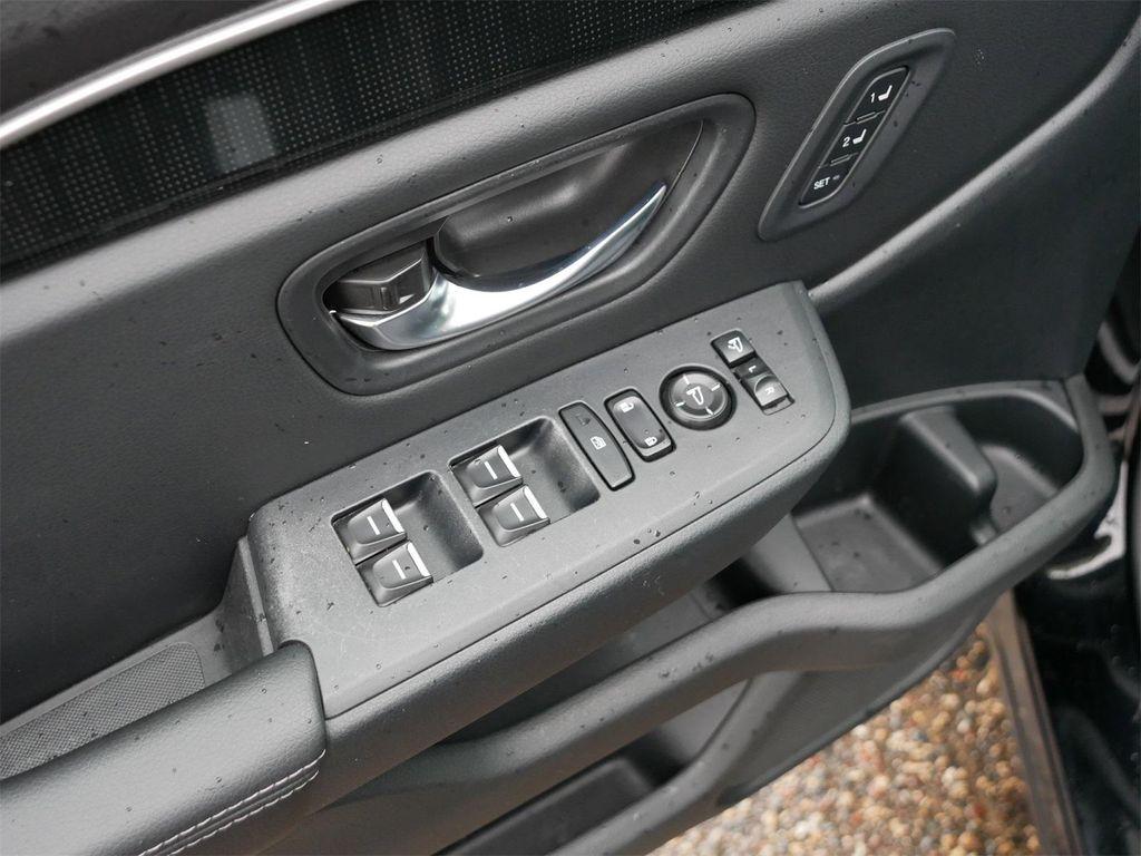 used 2025 Honda Pilot car, priced at $37,656