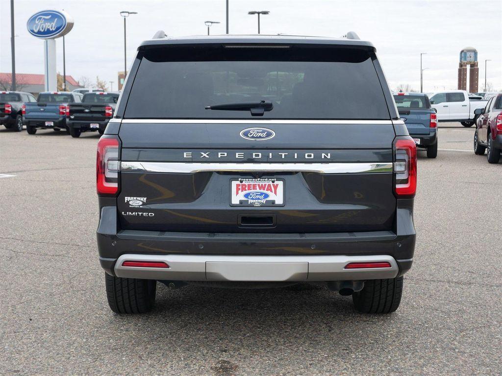 used 2024 Ford Expedition car, priced at $40,295