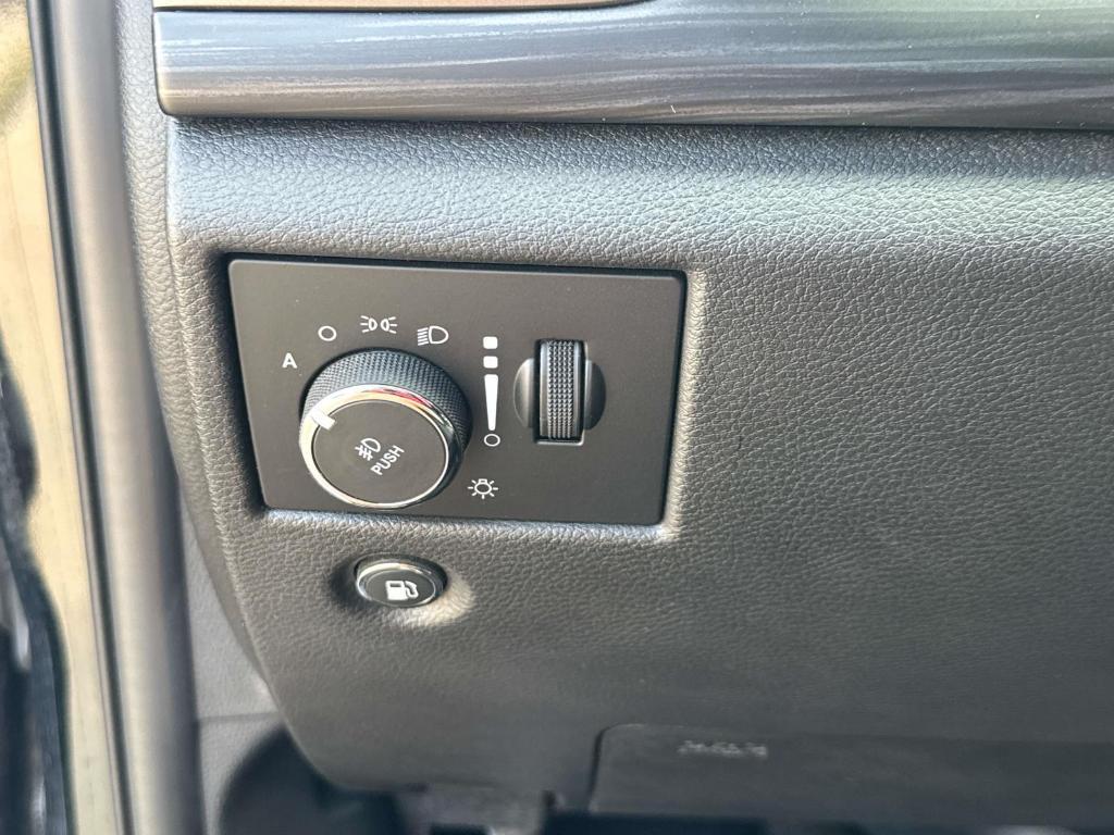 used 2021 Jeep Grand Cherokee car, priced at $21,880