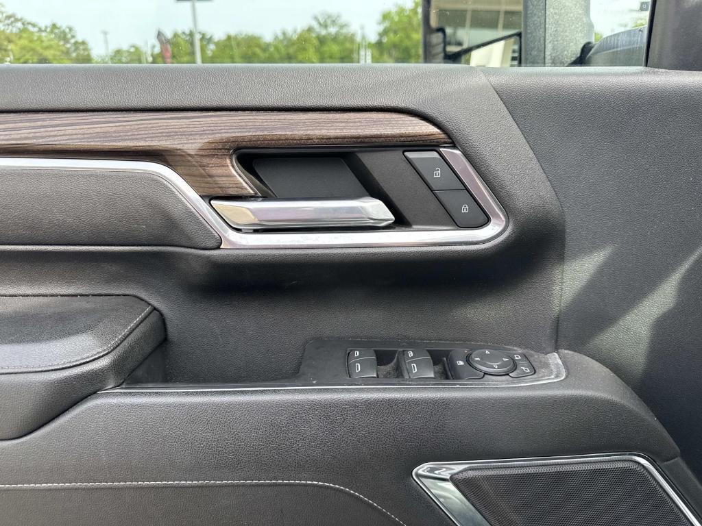 used 2024 Chevrolet Silverado 2500 car, priced at $50,990