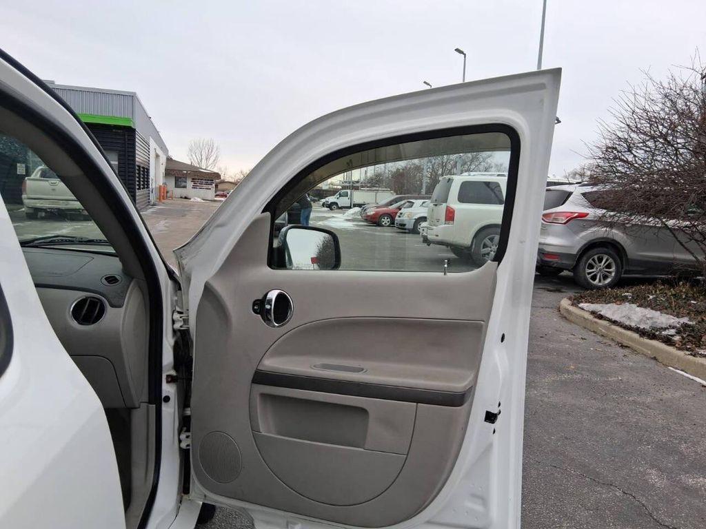 used 2006 Chevrolet HHR car, priced at $2,999