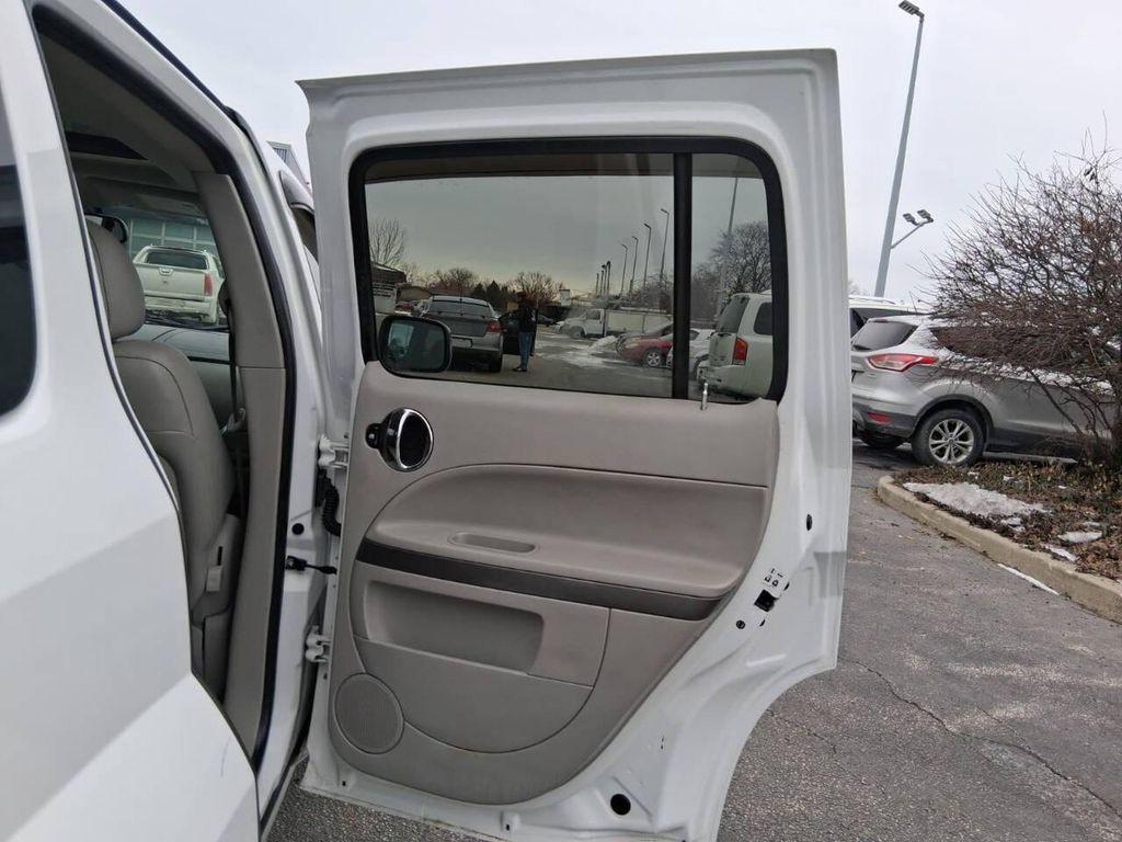 used 2006 Chevrolet HHR car, priced at $2,999