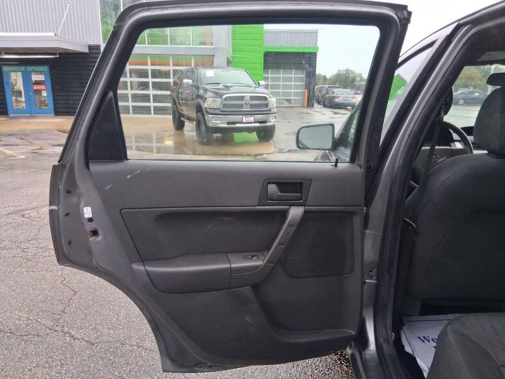 used 2009 Ford Focus car, priced at $2,999