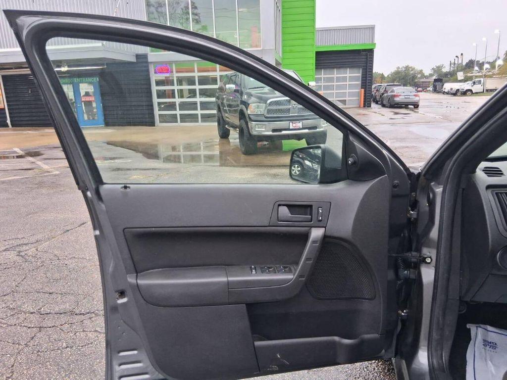 used 2009 Ford Focus car, priced at $2,999