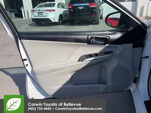 used 2014 Toyota Camry Hybrid car, priced at $9,000