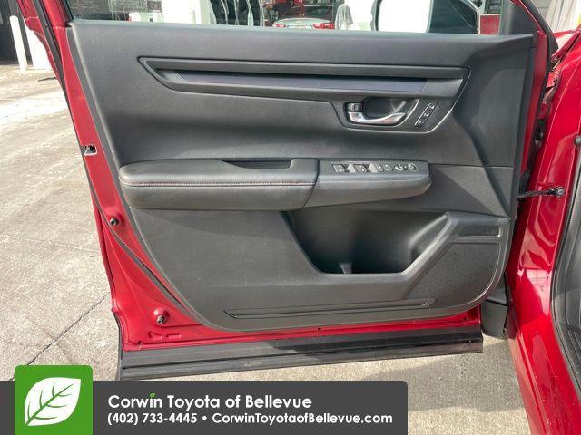 used 2025 Honda CR-V Hybrid car, priced at $32,000