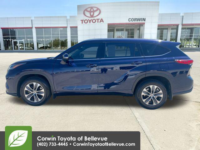 used 2021 Toyota Highlander car, priced at $30,500