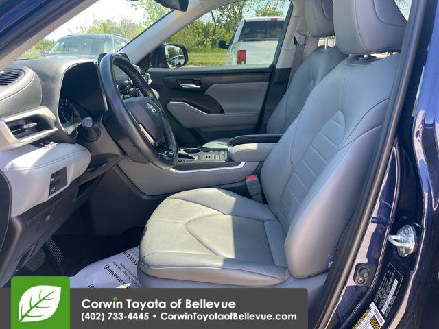 used 2021 Toyota Highlander car, priced at $30,500