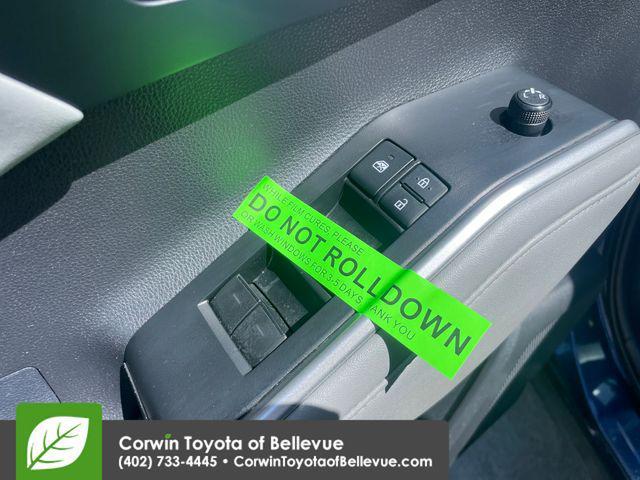 used 2021 Toyota Highlander car, priced at $30,500