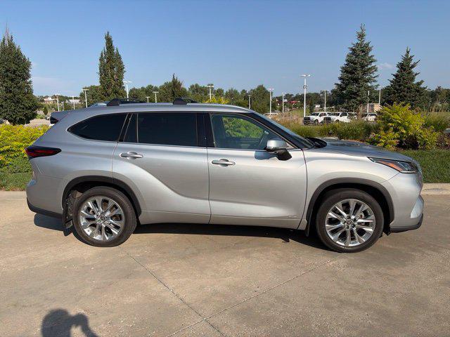 used 2024 Toyota Highlander Hybrid car, priced at $45,500