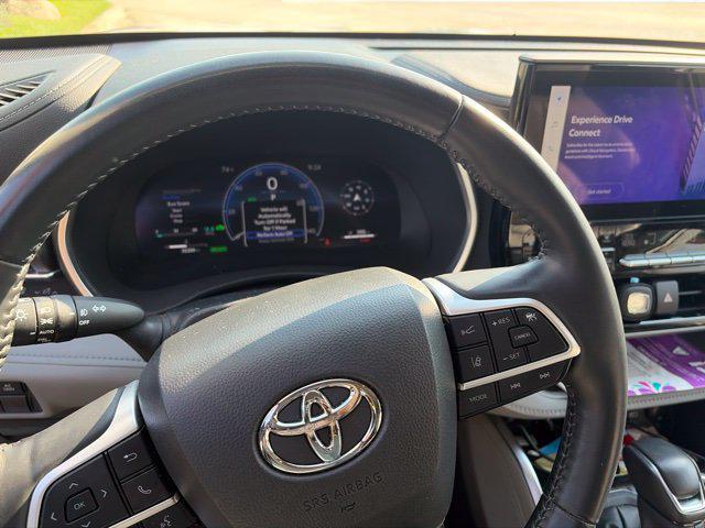 used 2024 Toyota Highlander Hybrid car, priced at $45,500
