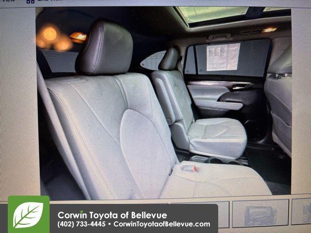 used 2022 Toyota Highlander car, priced at $33,900