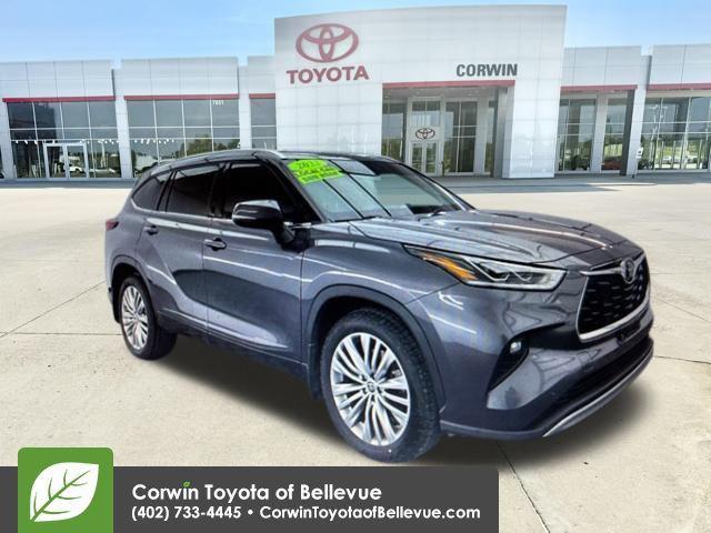 used 2022 Toyota Highlander car, priced at $33,900