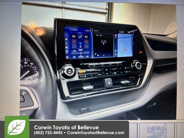 used 2022 Toyota Highlander car, priced at $33,900