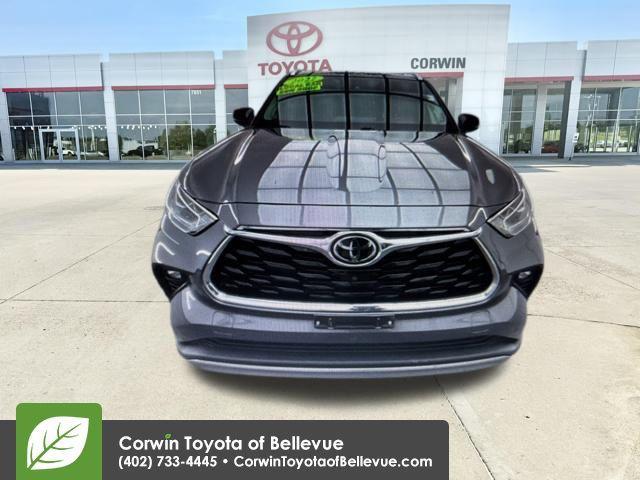 used 2022 Toyota Highlander car, priced at $33,900